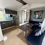 Sunset Lagoon House 营地 拉戈阿